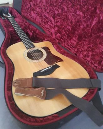 chitarra acustica Taylor 