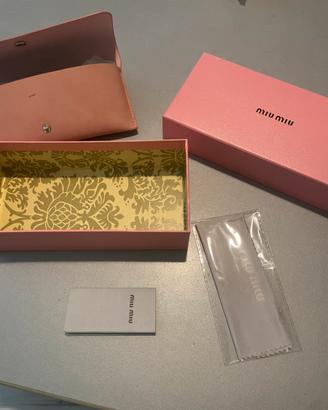 Occhiali da sole miu miu