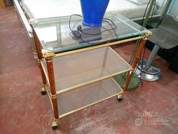 Tavolinetto con ruote e vetroin Outlet