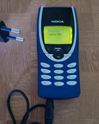 telefonino nokia 8210 con carica batteria