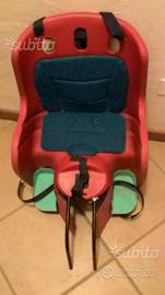 Casco o seggiolino bici
