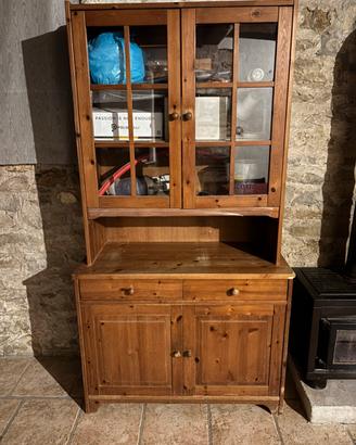Credenza rustica con vetrina stile country
