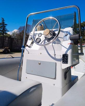 gommone lomac 5 m carrello e motore selva