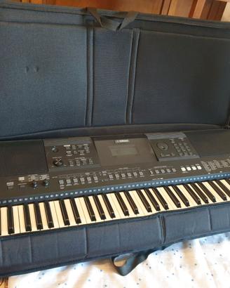 Organo Yamaha PSR-E463