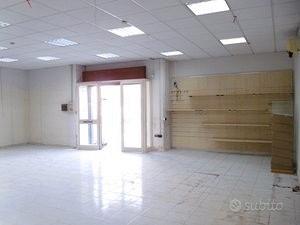 Locale di 115 mq a Casoria