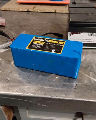 Batteria 36V 100000mAh per monopattino e-bike