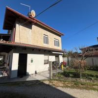 GRAZIOSO APPARTAMENTO IN BIFAMILIARE