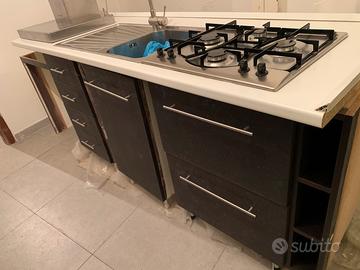 Top con lavabo, cappa e frigo