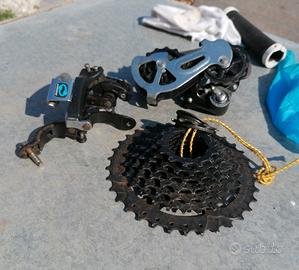 Deragliatore/i e pacco pignoni 