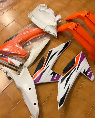 plastiche e ricambi ktm LEGGERE BENE LA DESC