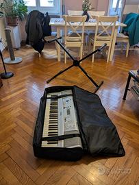 tastiera yamaha PSR-E313 + stand + borsa