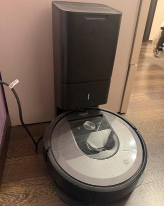 Roomba i7 con colonna auto pulente