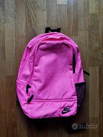 Nike zaino rosa con logo nero
