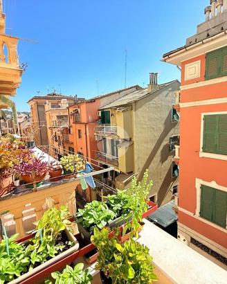 5 LOCALI A GENOVA