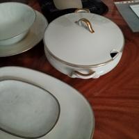 vari piatti da tavola 