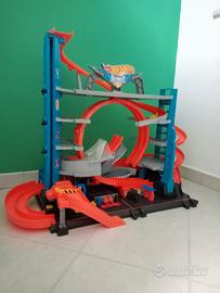 Hot Wheels Ultimate Garage Squalo