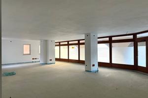 Locale commerciale di 250mq primo ingresso