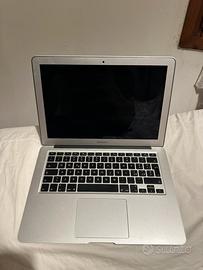 MacBook Air 13” funzionante senza caricatore