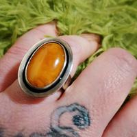 Anello vintage in argento con ambra 