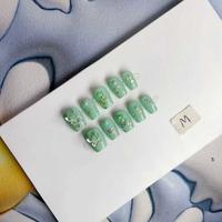 Manicure indossabile realizzata interamente a mano