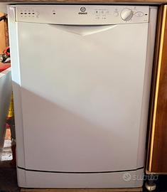 Lavastoviglie indesit