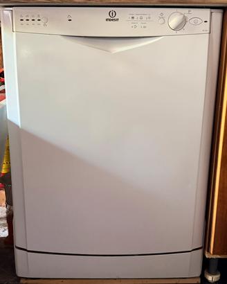 Lavastoviglie indesit