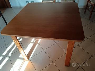Tavolo in legno