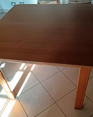 Tavolo in legno