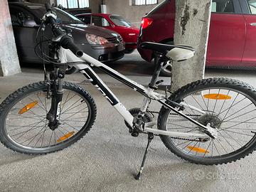 MTB CUBE Kid 240 - 24" - Edizione Limitata