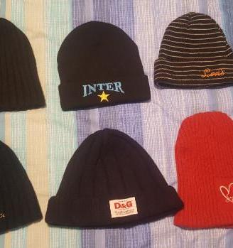 4 Cappellini invernali usati, NERO E BLU