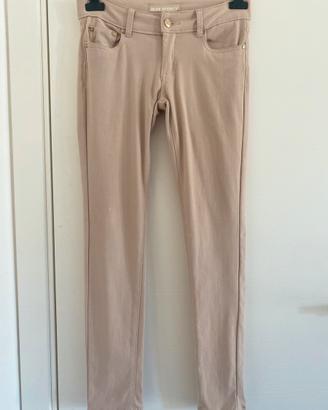 Pantaloni tipo jeggings a vita bassa