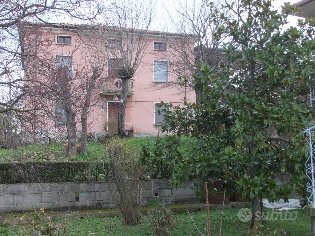 Rustico / Casale di 150 m² con 4 locali e box auto - Vista 5
