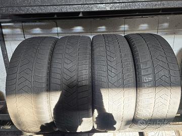 Gomme 235/55/19 Pirelli invernali