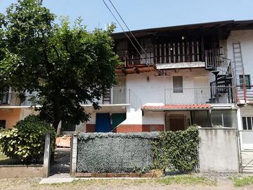 Appartamento su due piani da ristrutturare