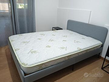 Letto imbottito, una piazza e mezza con materasso 