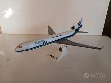 McDonnell Douglas MD 11