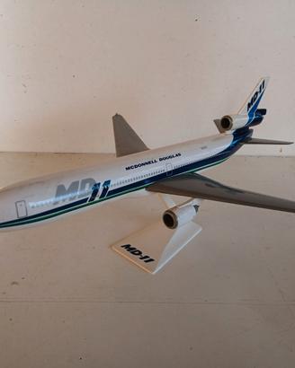 McDonnell Douglas MD 11