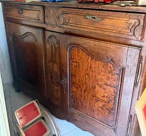 Antica credenza provenzale di leta 700