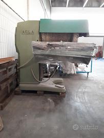 macchina in piano levigatrice