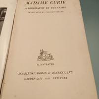 "Madame Curie." A biography by  Eve Curie. 1° ed.