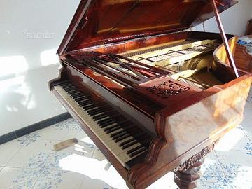 Antico Pianoforte a coda