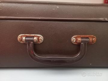 Valigia vintage in cartone
