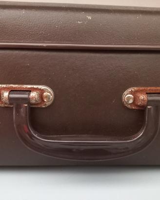 Valigia vintage in cartone