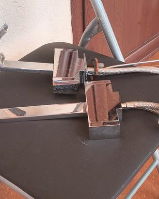 coppia rubinetti bagno