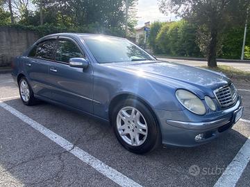 Mercedes-benz E 270 CDI cat Elegance