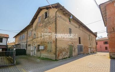 Appartamento con ingresso indipend., da ristrutt.
