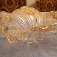 Centrotavola con decorazioni in oro 