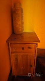 mobiletto di legno massello pino più vaso