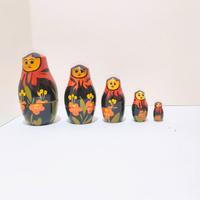 Set di cinque matrioske tradizionali russe origina
