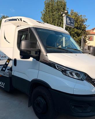 IVECO Carroattrezzi - 132 kW - Cambio automatico -